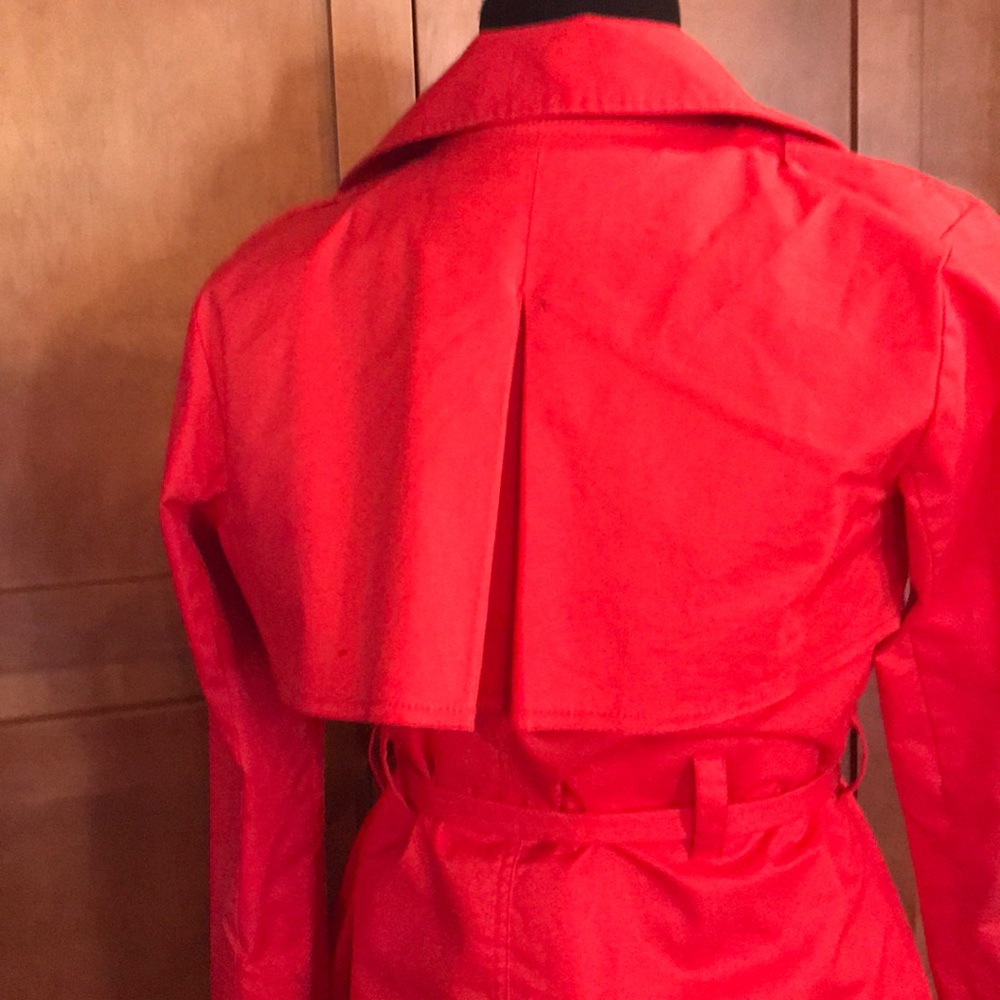 Adorable Cabi red  jacket with removable vest - Picture 3 of 7
